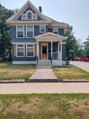2 Bed 1 Bath Rental at 915 1st Drive NW, #5, Austin, MN – photo 1