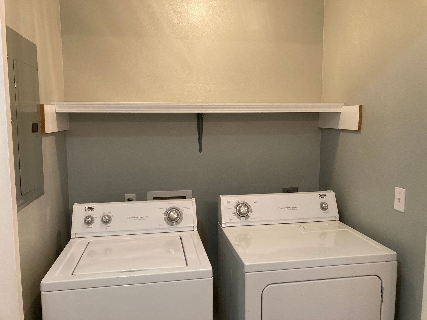 Laundry room at MOPAW Pointe at (4 of 8)