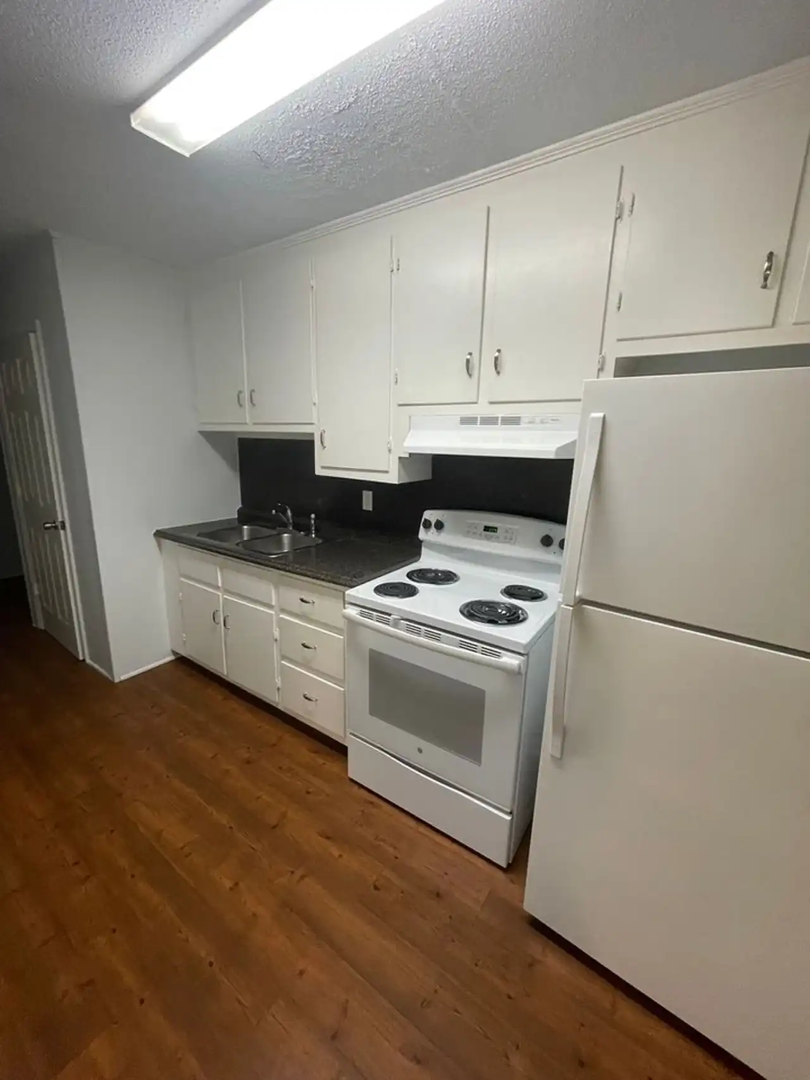 Lexington Apartment: 154 Hill Everhart Rd
