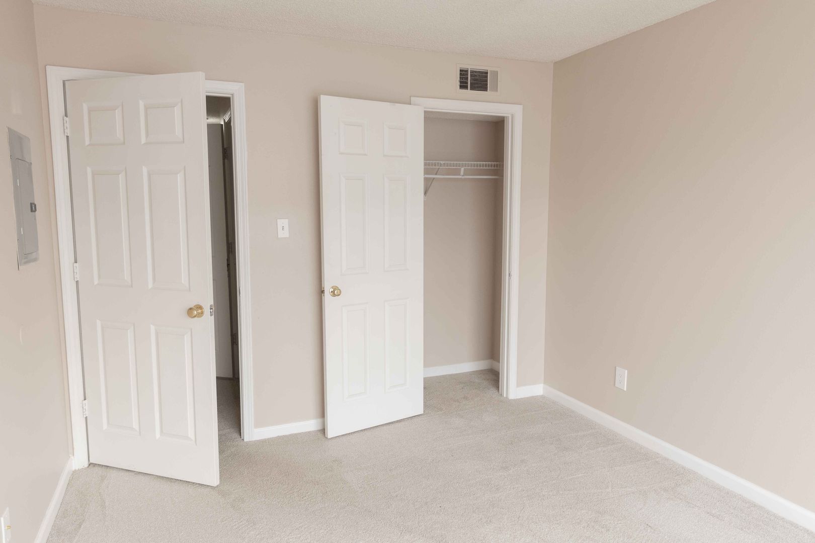 ARCHA Carriage House Apartments 9 of 14