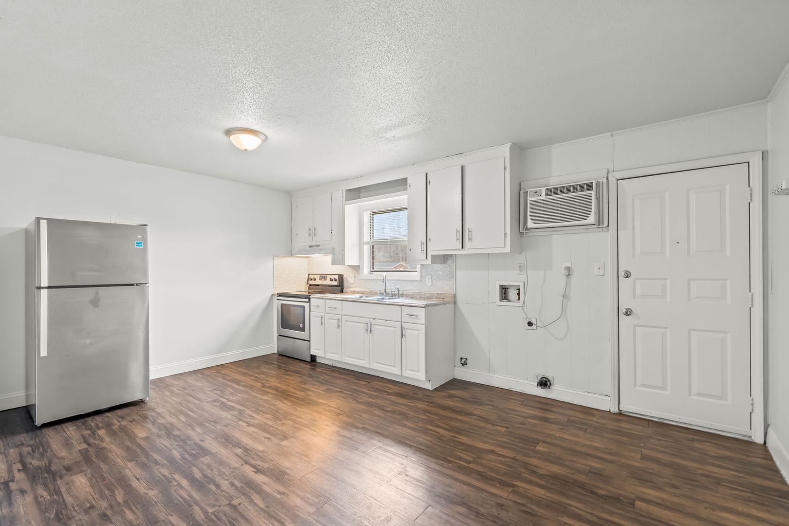 Lexington Apartment: 154 Hill Everhart Rd