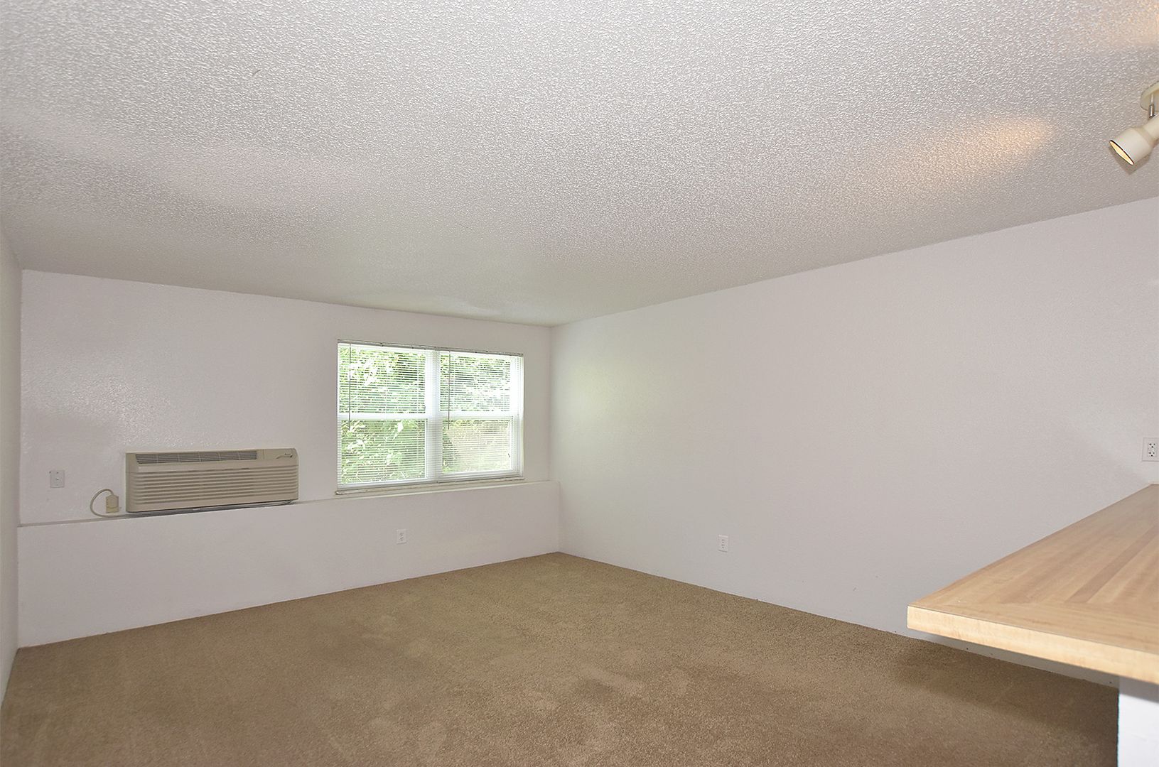 MOUNC Unicorn Apartments 7 of 12