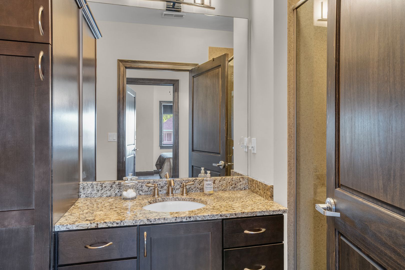 MONLL North Light Luxury Lofts 20 of 24