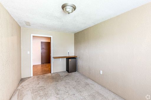 Small Efficiency Apartment!