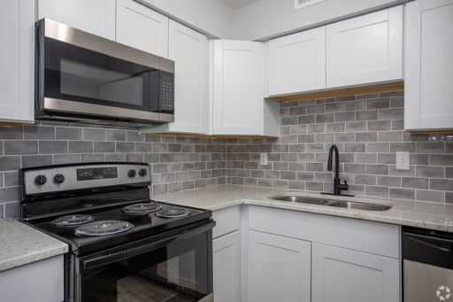 Beautiful 2 Bedroom, 1 Bath Apartment Home – photo 1