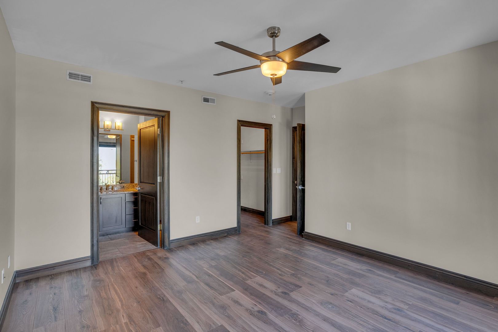 MONLL North Light Luxury Lofts 11 of 17