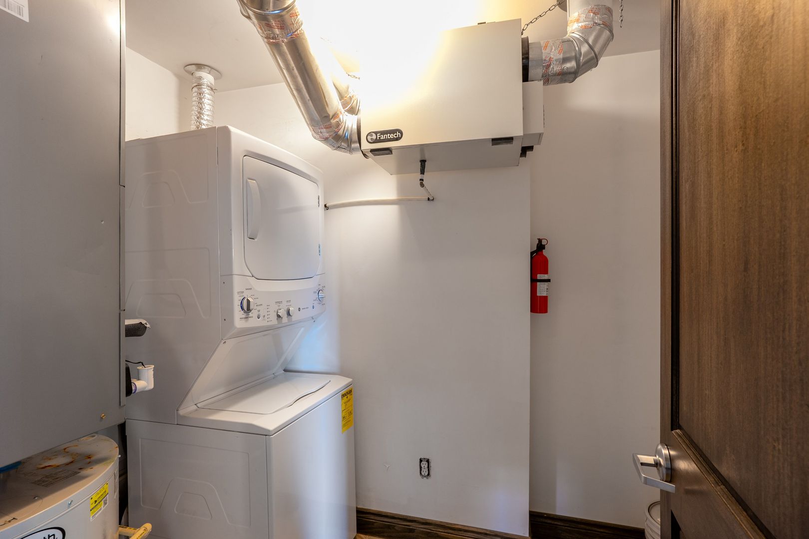 Laundry room at MONLL North Light Luxury Lofts