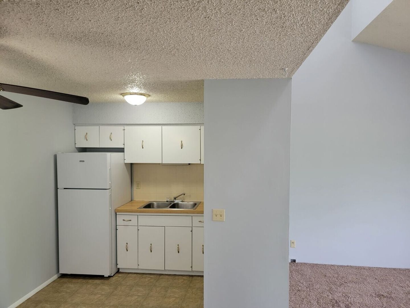 Wichita Apartment: 3600 W Kellogg Dr