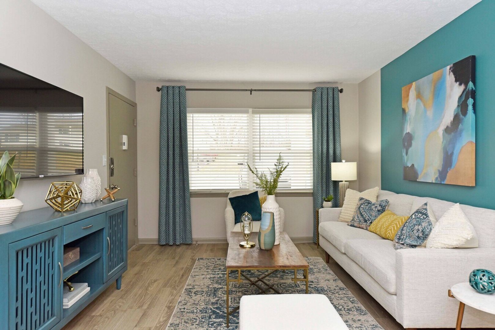 Louisville Apartment: 6100 Ledgewood Pky