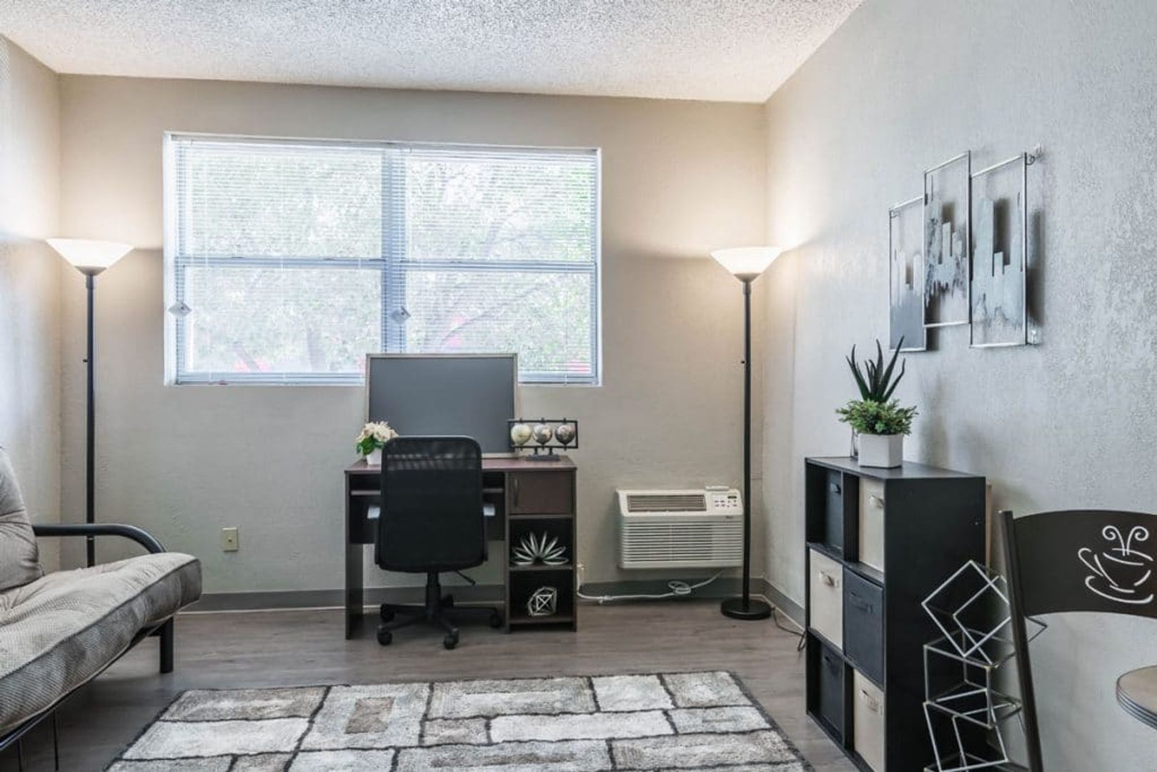 Lubbock Apartment: 2101 Que Avenue