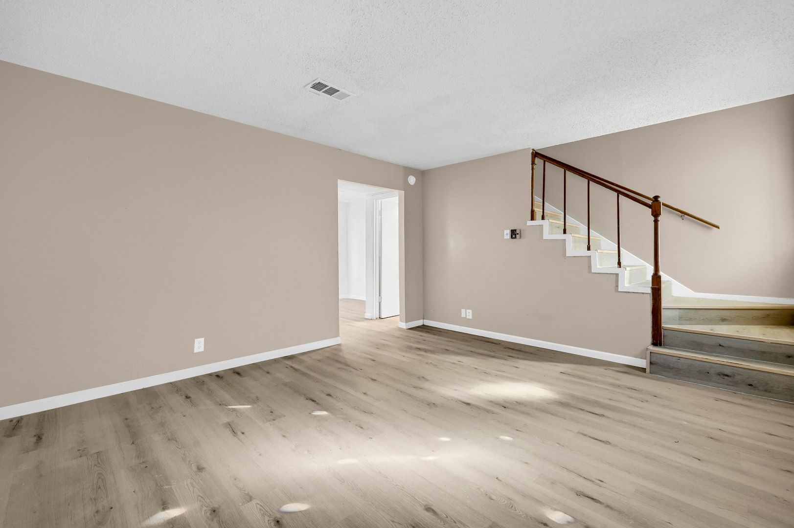 Sherman Apartment: 221 Archer Circle