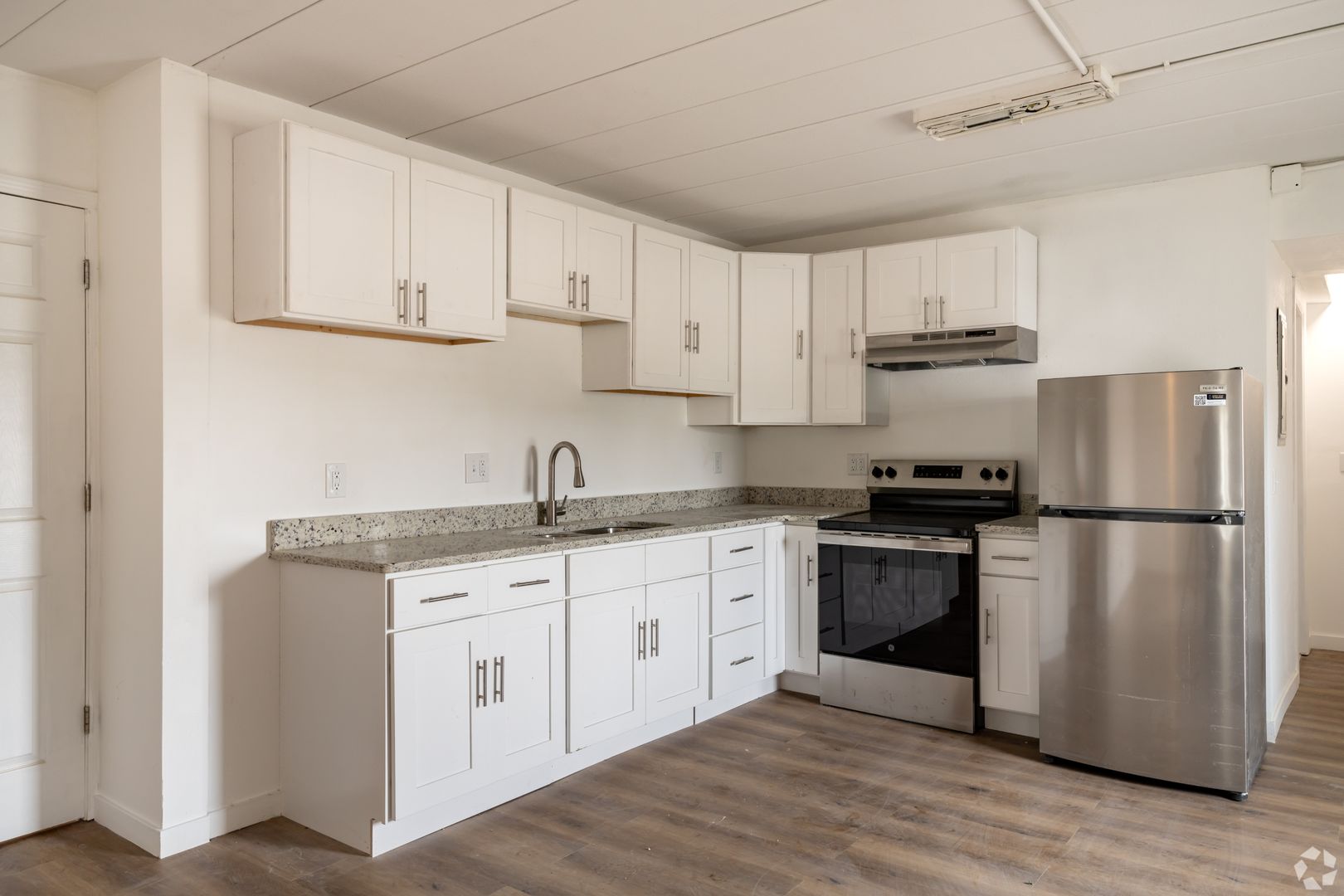 Bay City Apartment: 1305 Washington Ave