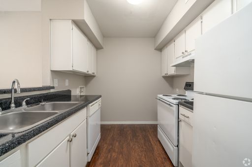 2 Bedroom Rental – 13503 Northborough, Houston, TX 77067