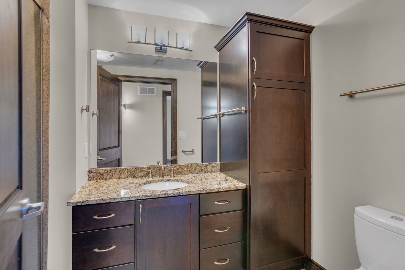 MONLL North Light Luxury Lofts 14 of 17