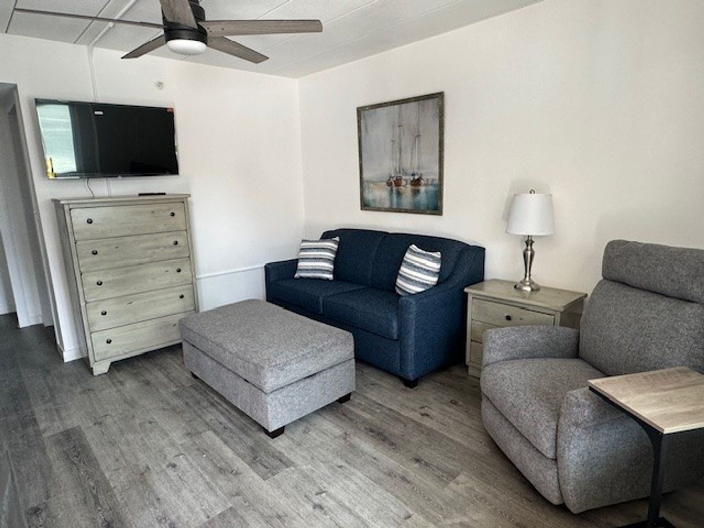 Bay City Apartment: 1305 Washington Ave