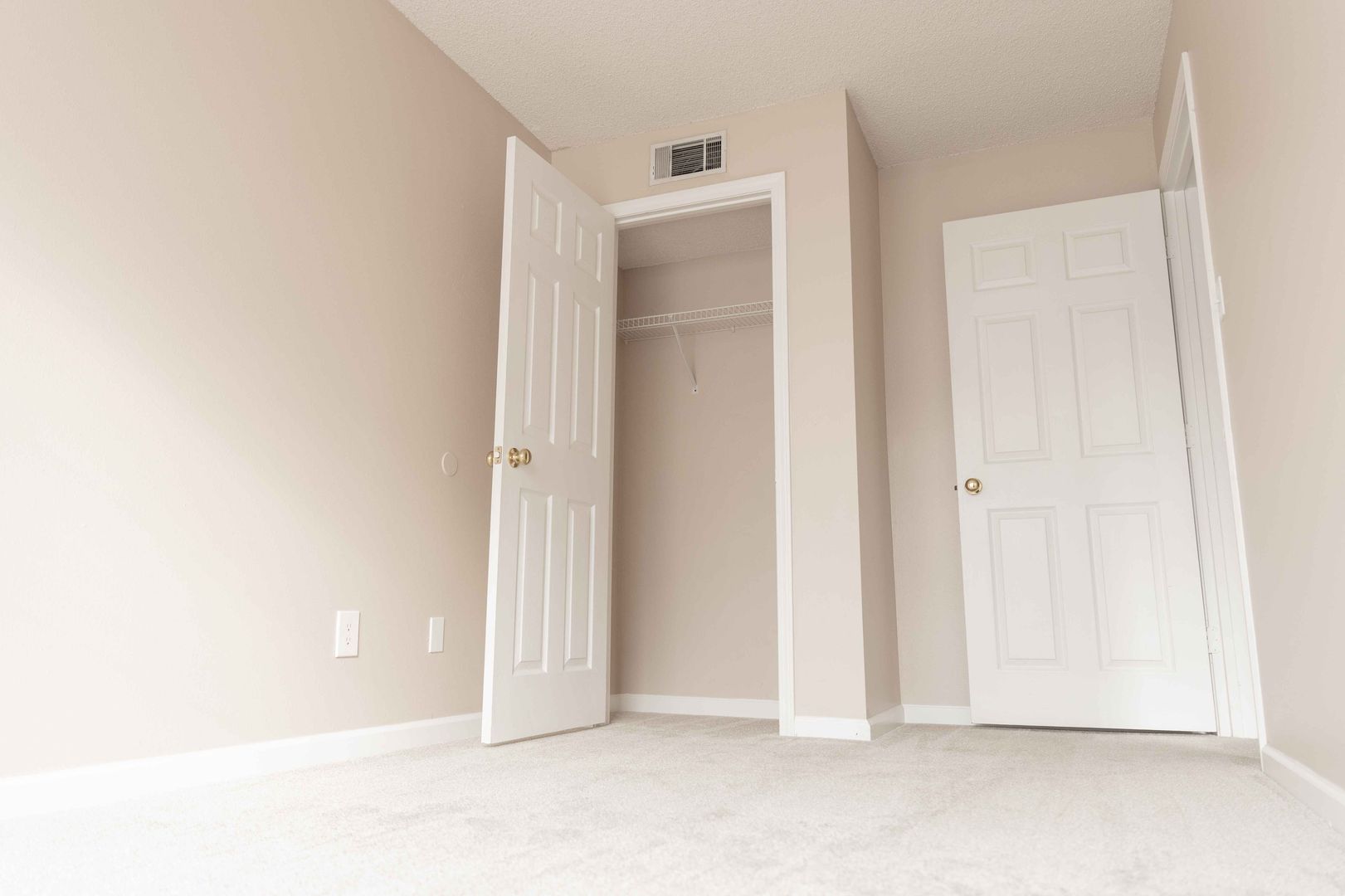 ARCHA Carriage House Apartments 11 of 14