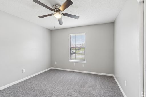 Deluxe One Bedroom Apartment Home – photo 1