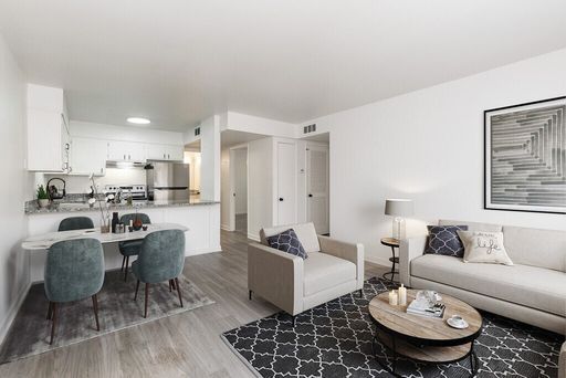 Elmington Park 2 Bedroom Flat – photo 1