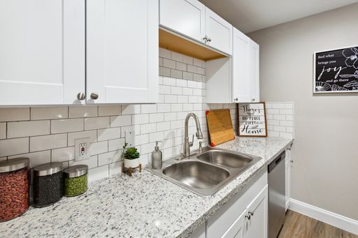 Windsor - Premier - 3 Bedroom, 2 Bath Apartment Home – photo 1