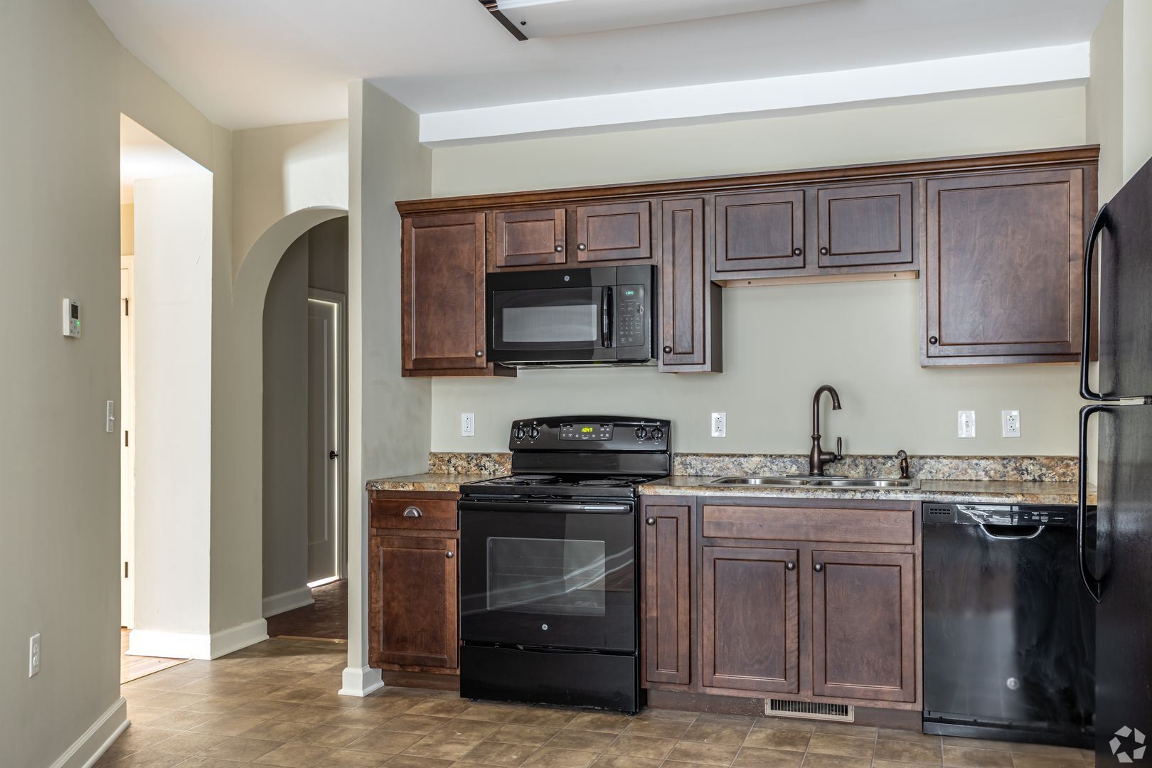 Columbia Apartment: 1001 University Ave