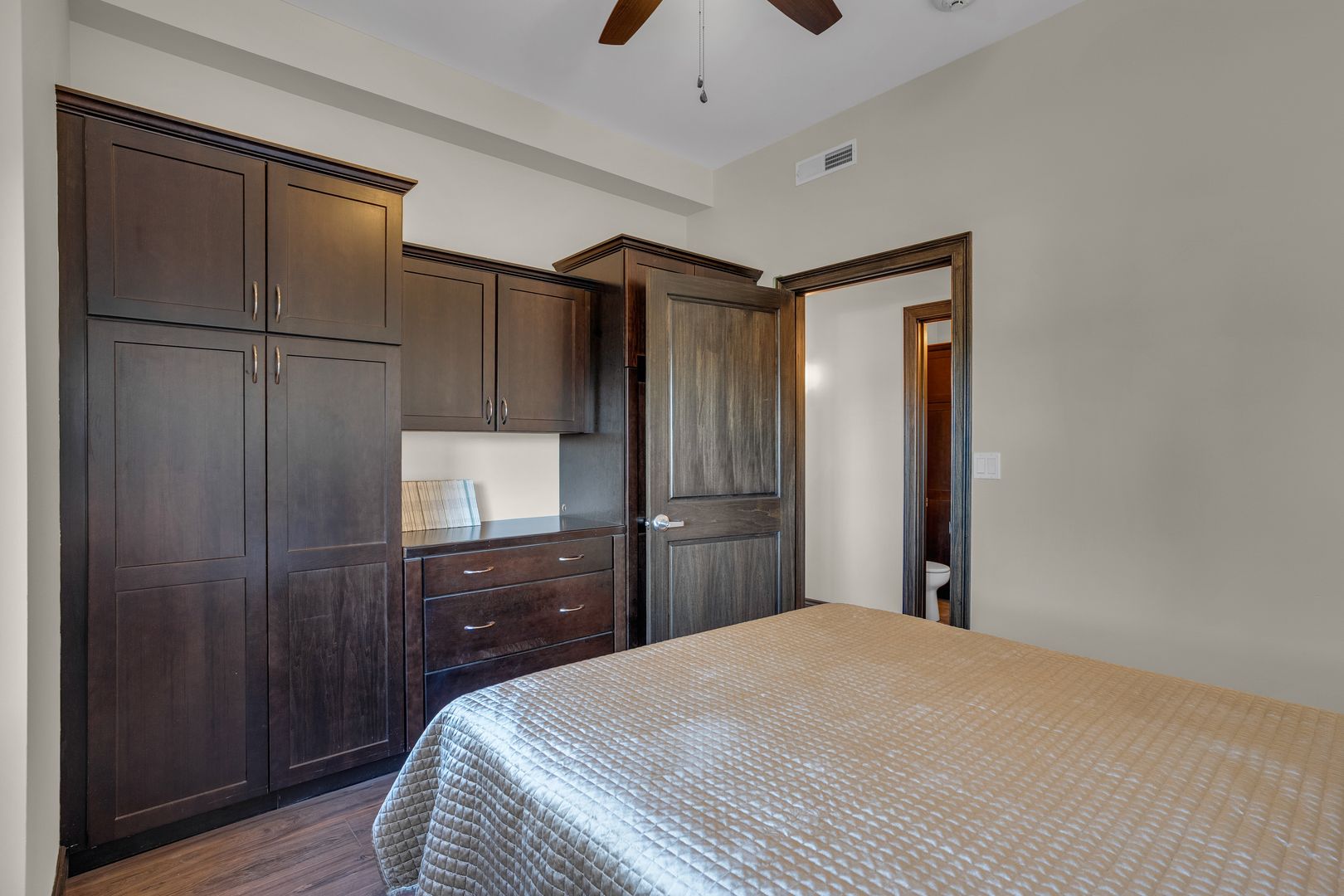 MONLL North Light Luxury Lofts 19 of 24
