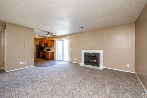 3 BED 2 BA WITH DECORATIVE FIREPLACE AND BALCONY – photo 1