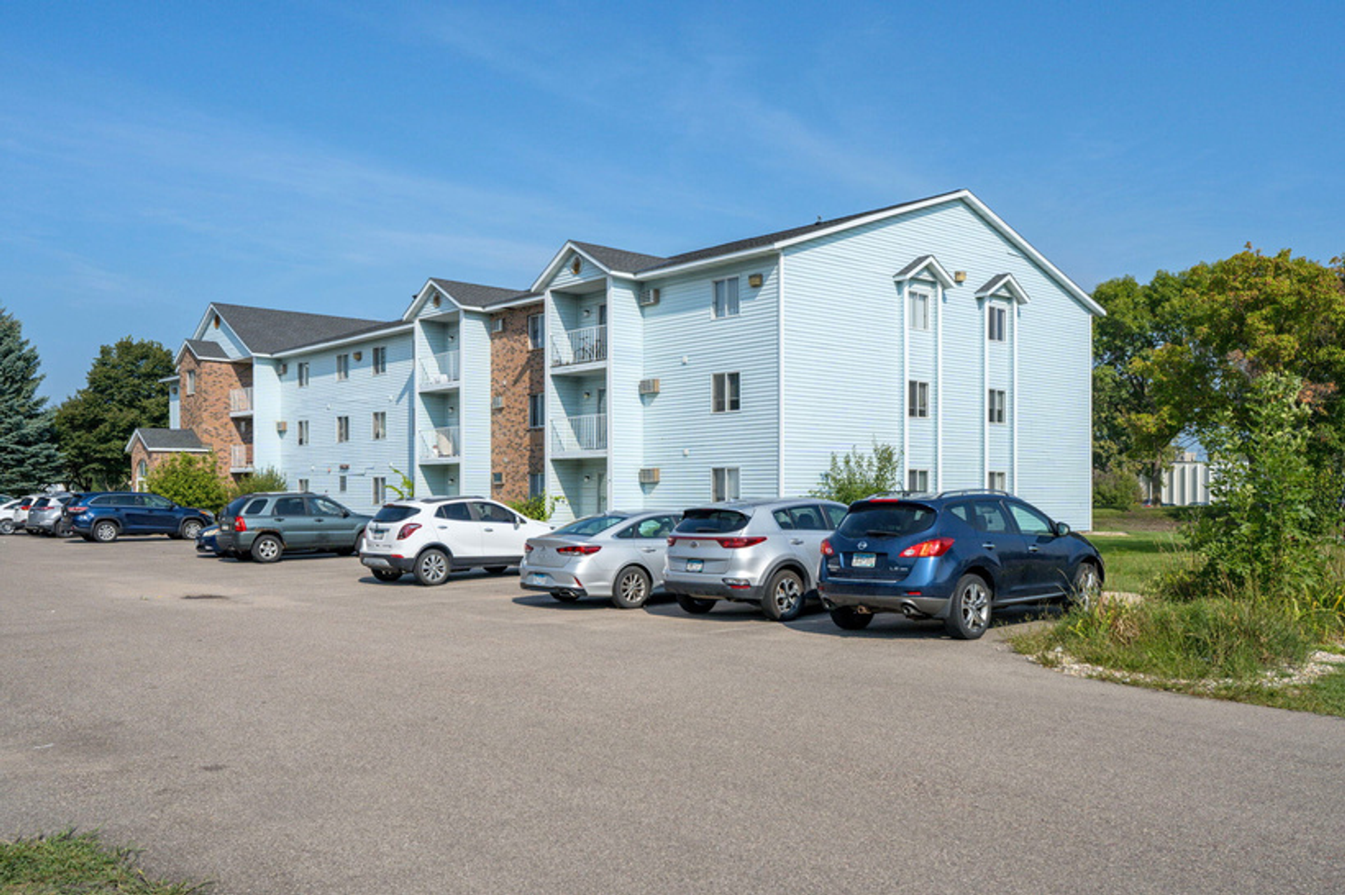 MNHVE Hoover Estates Apartments 2 of 12