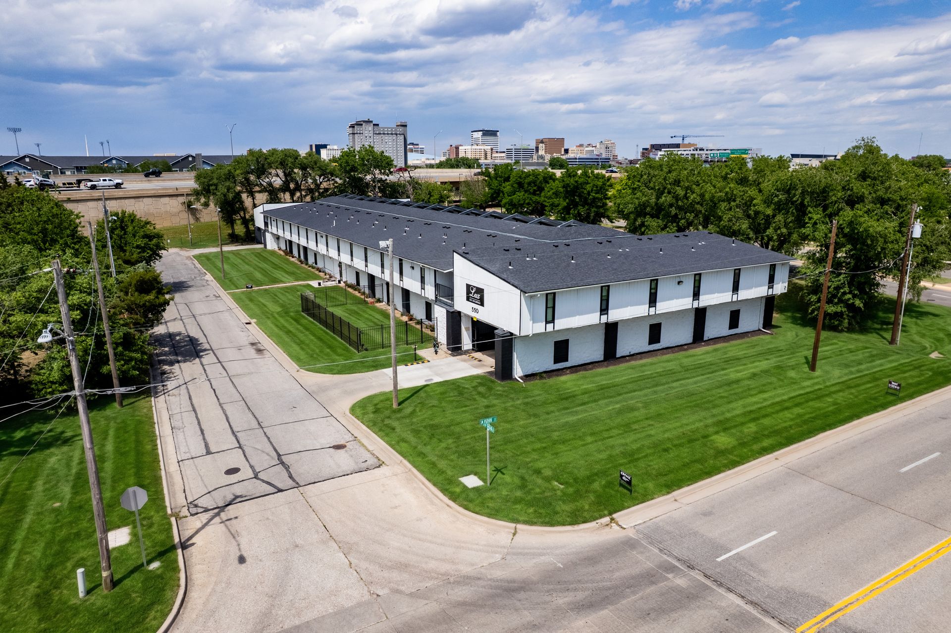 Wichita Apartment: 425 W Taft & 550 S Laclede