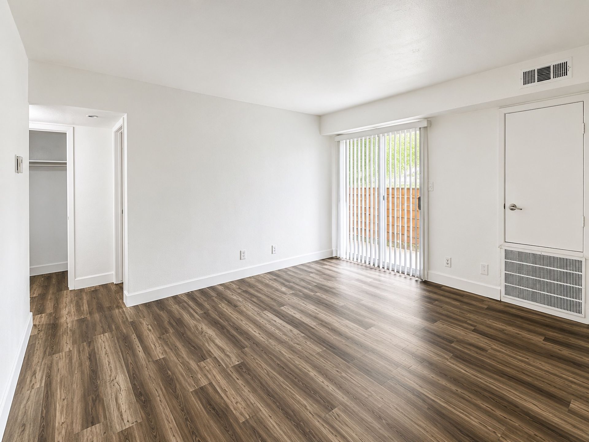 Tulsa Apartment: 6621 E 19th St