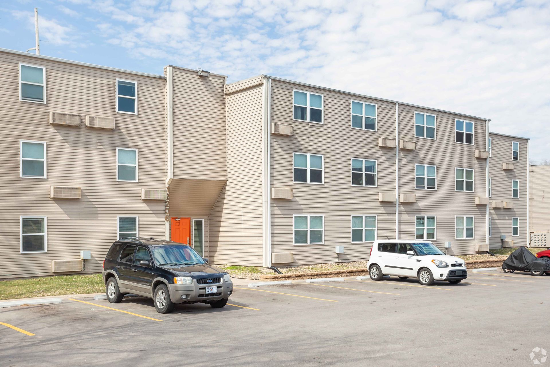 MOUNC Unicorn Apartments 3 of 12