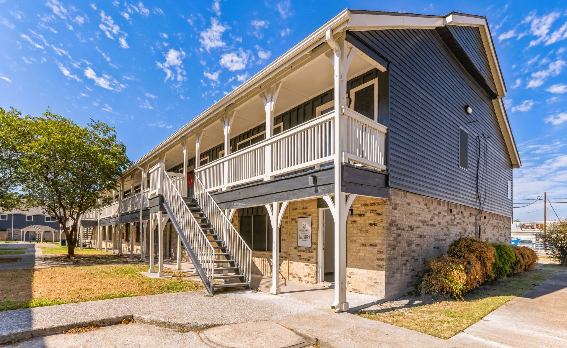 TXSMN Sussex Manor Apartments 5 of 12