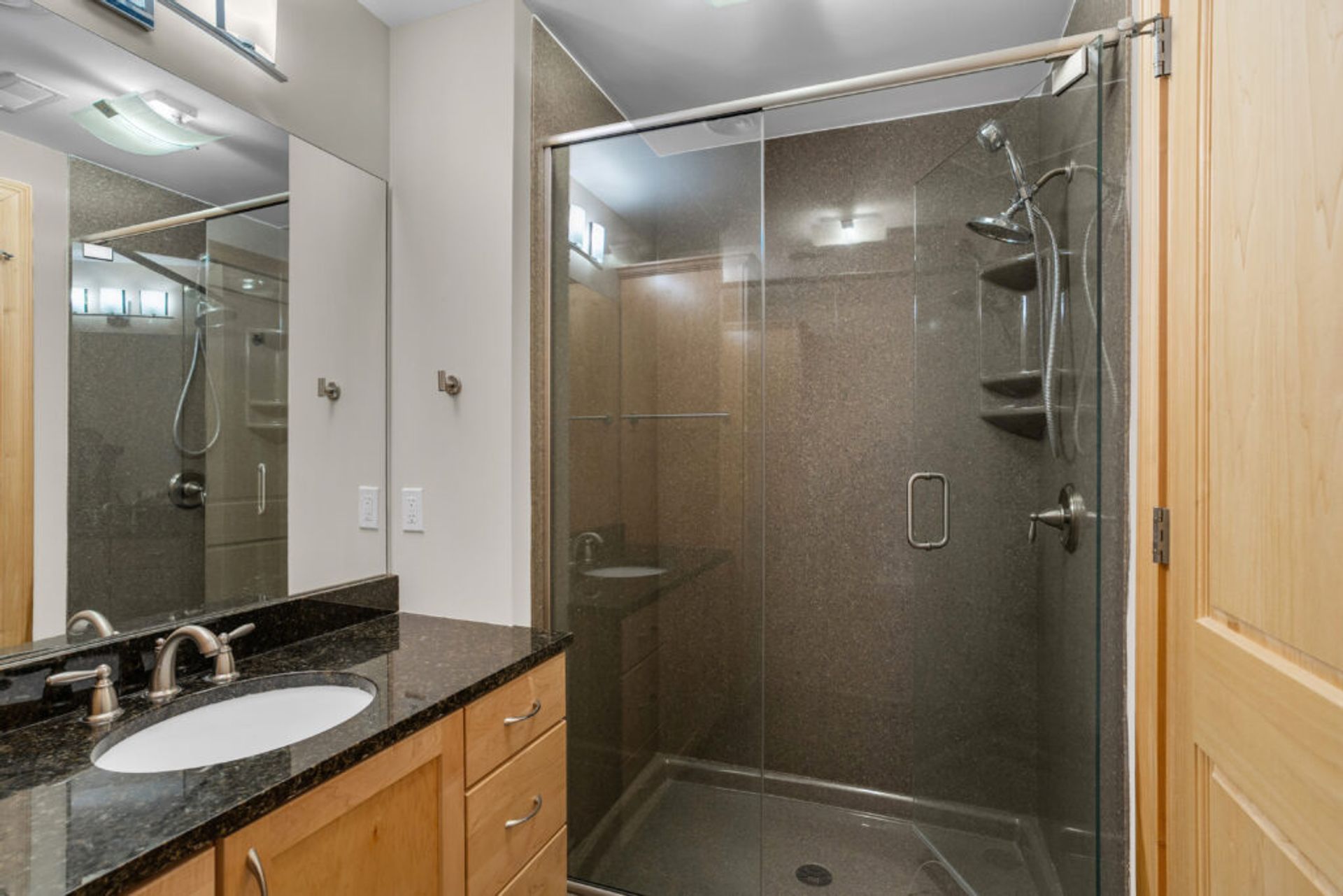MONLL North Light Luxury Lofts 7 of 12