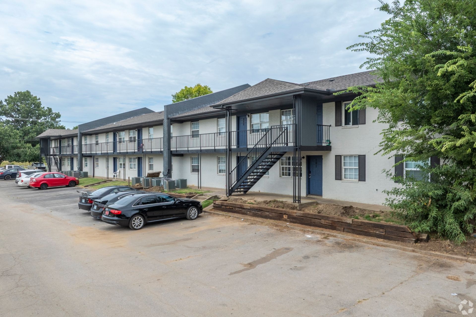 OKMTP Midtown Park Apartments 5 of 12