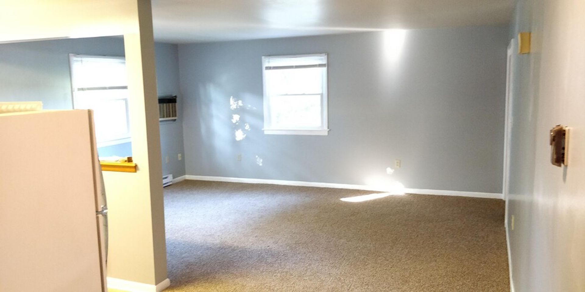 Spacious Pet Friendly 1 Bedroom with AC