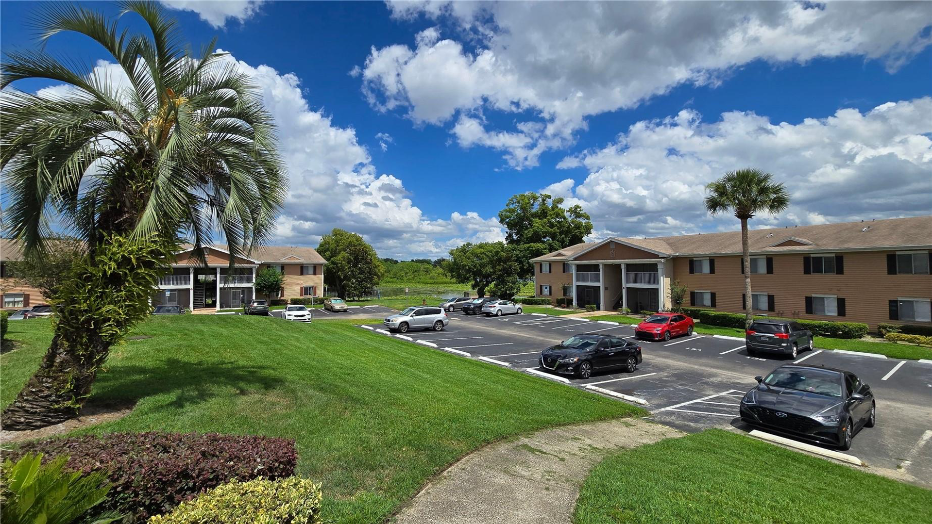 Altamonte Springs Condo: 145 N Pearl Causeway