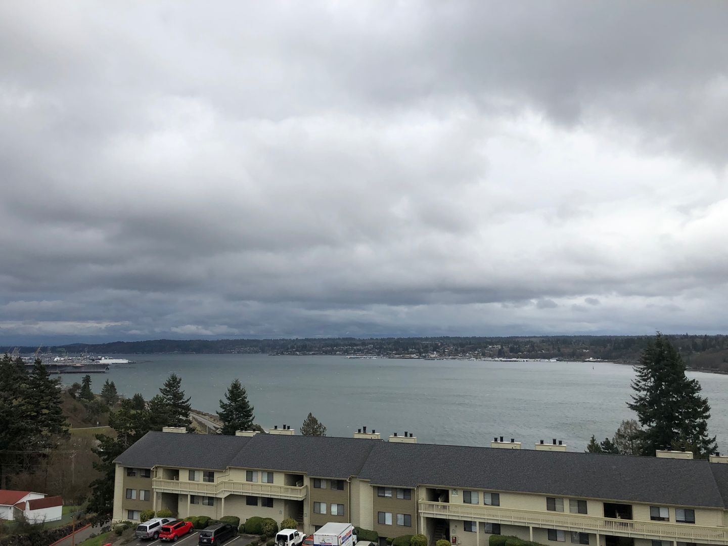 Bremerton House: 1725 W Sunn Fjord Lane #J304