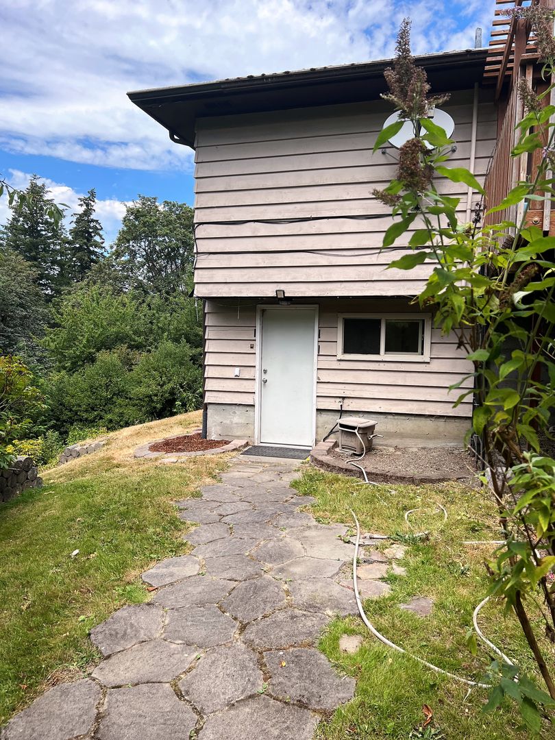 Poulsbo Apartment: 19857 Hamilton Court NE