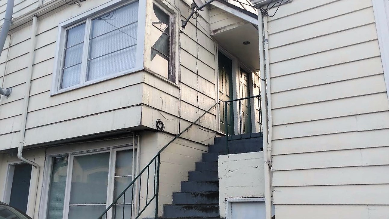 Bremerton Apartment: 306 Olympic Ave