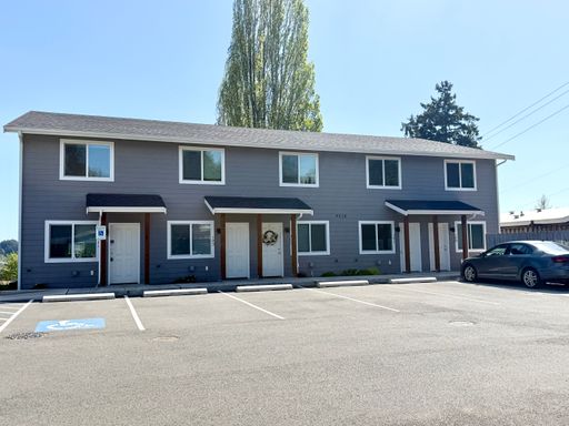 Unit in the heart of Silverdale! – photo 1