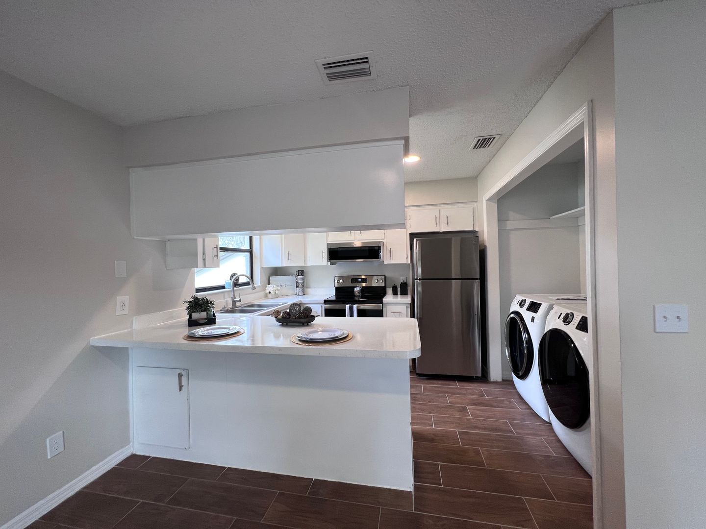 Leesburg Apartment: 425 South 9th Street