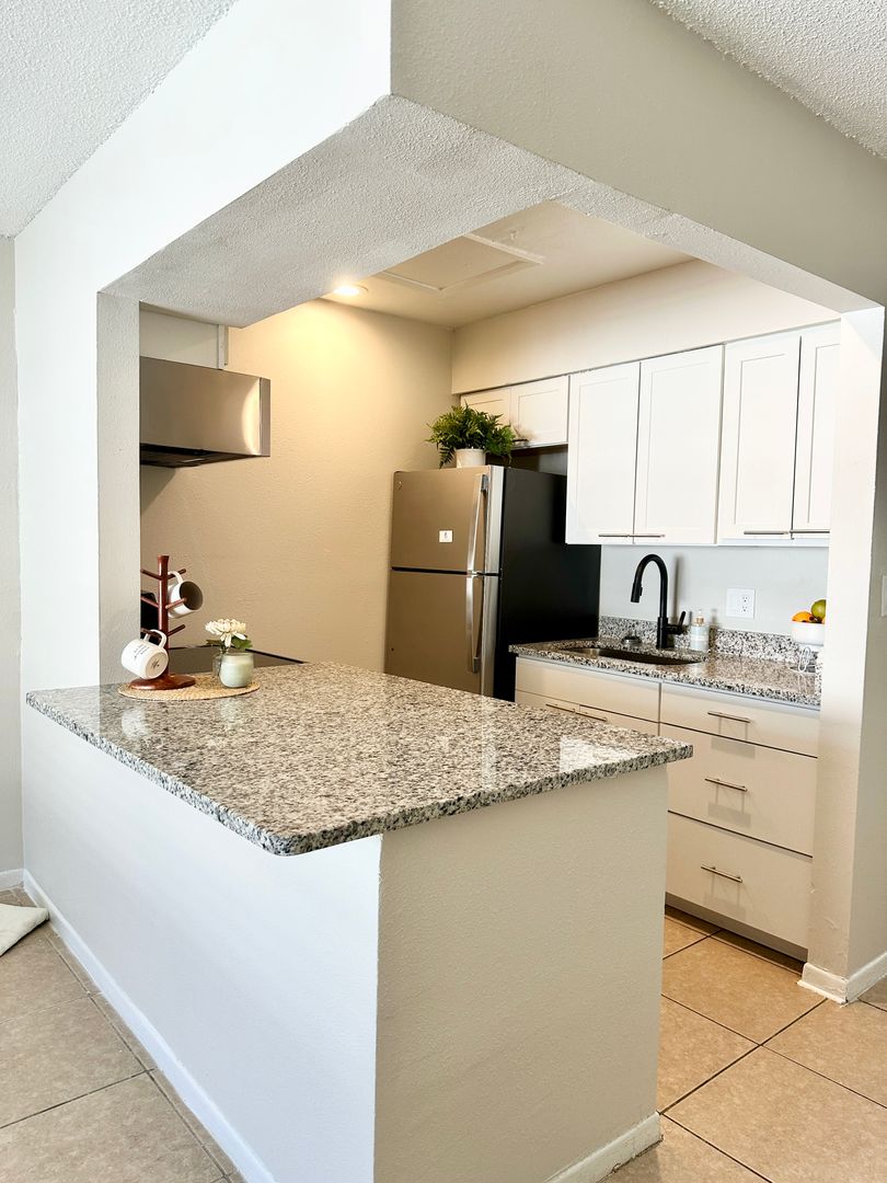 Orlando Apartment: 1700 Van Ness Street