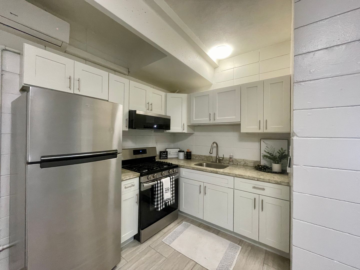 Leesburg Apartment: 815 Washington St