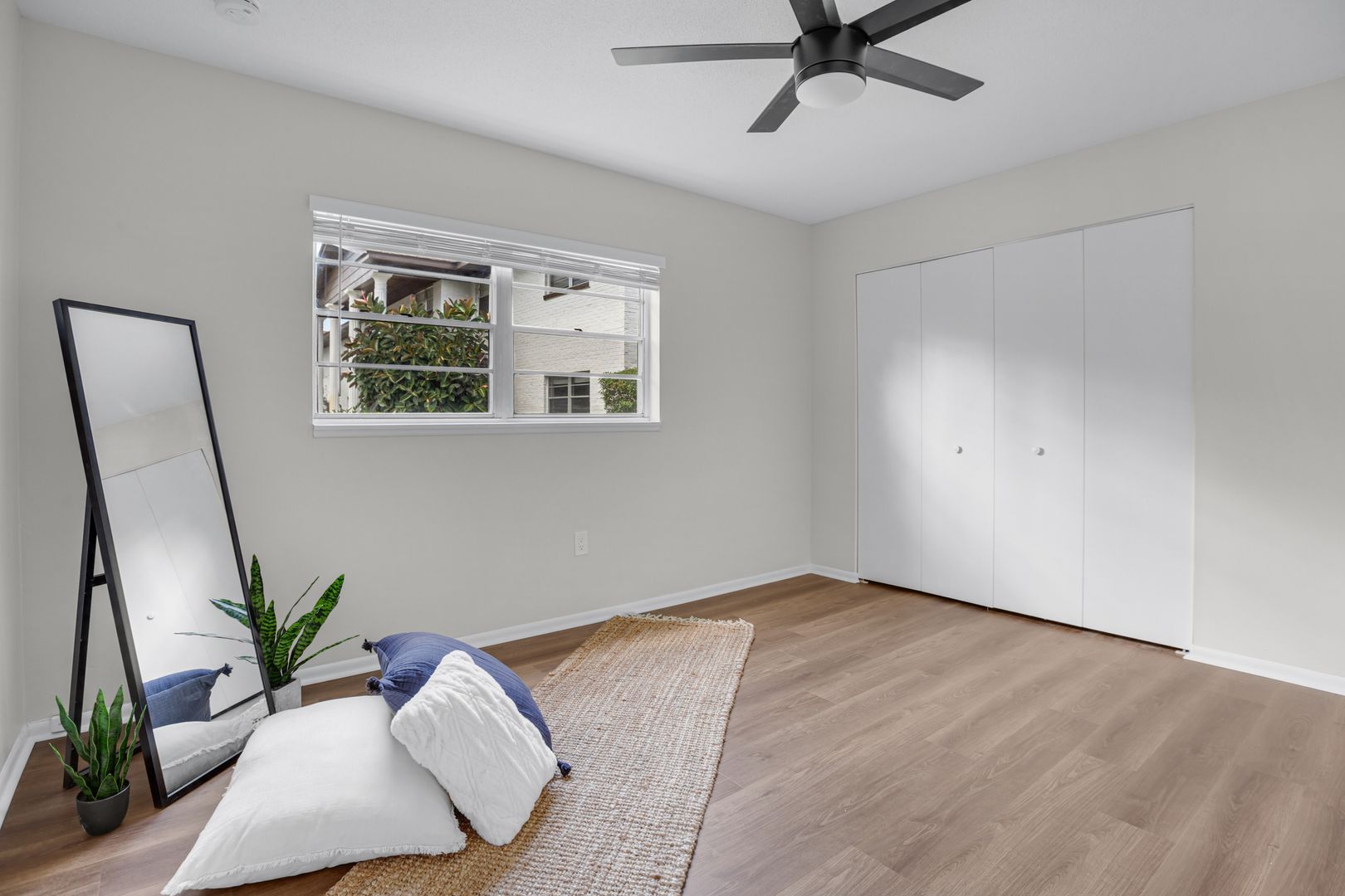 Winter Park Apartment: 2001 Glenridge Way