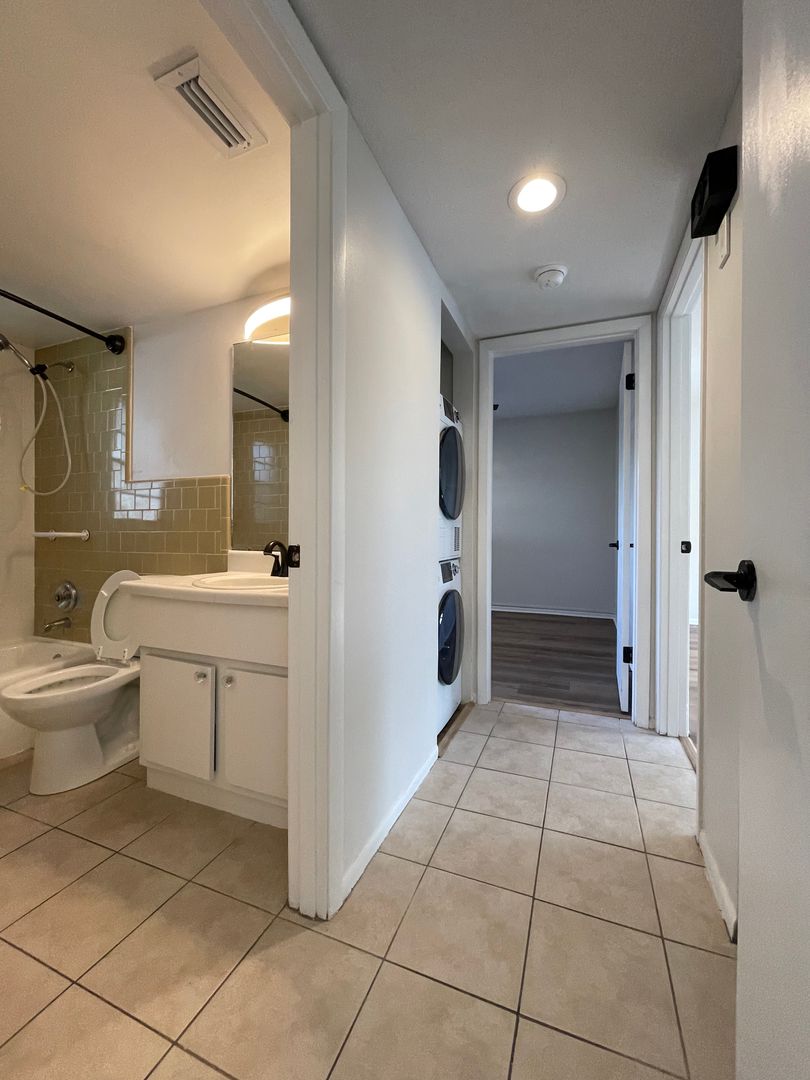 Winter Park Apartment: 2001 Glenridge Way