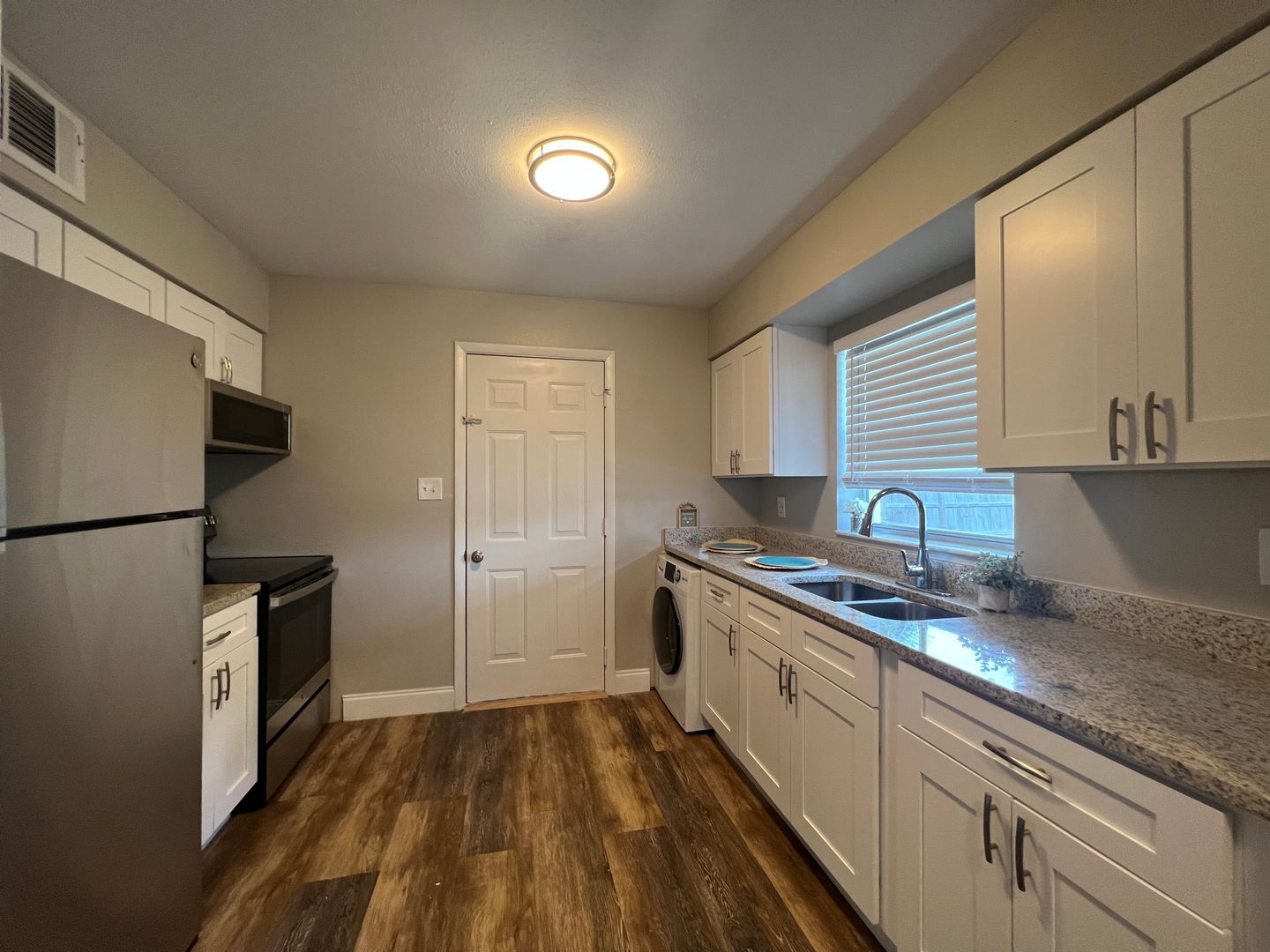 Mount Dora Apartment: 1515 Lincoln Ave