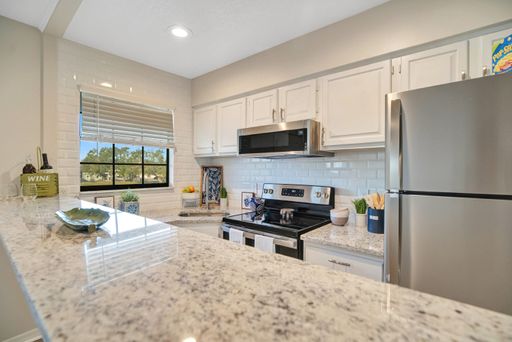 1 Bed 1 Bath Apartment for Rent in Downtown Orlando!-ONE MONTH FREE IF MOVED IN BY 9/4 – photo 1