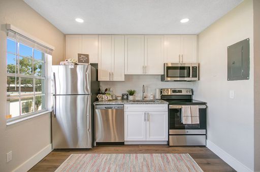 Your new home is waiting! Our team is here to make your move easy—schedule your tour today! – photo 1