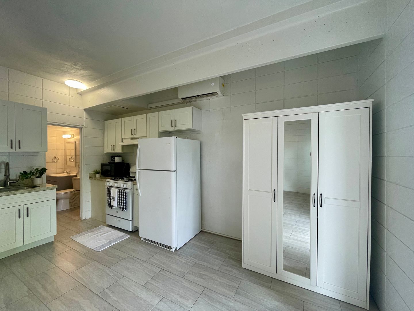 Leesburg Apartment: 815 Washington St