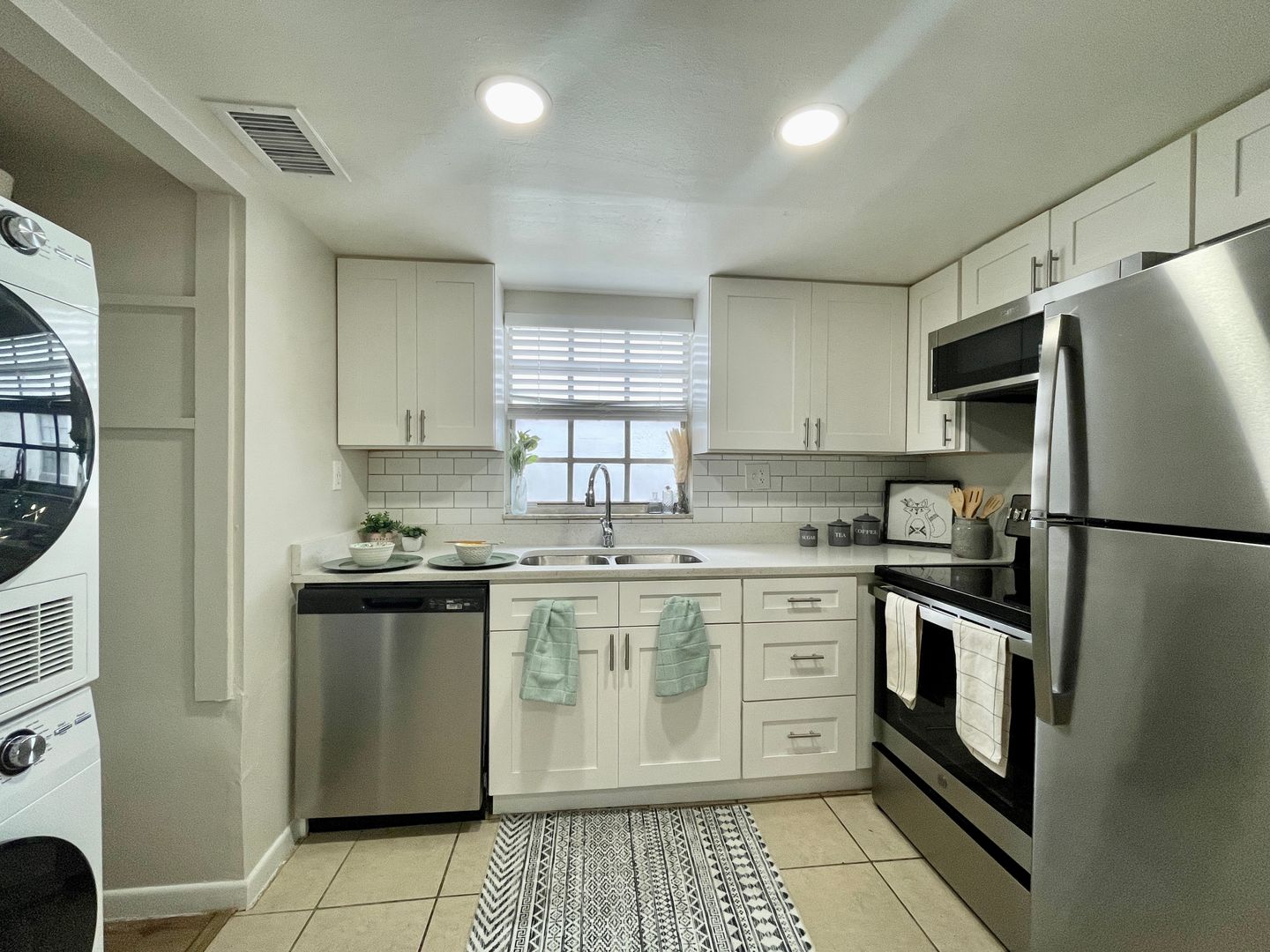 Leesburg Apartment: 1223 Pamela St
