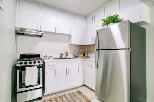 Beautiful 2 Bedroom 1 Bathroom Apartment! – photo 1